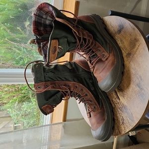 Palladium, men's boots, size 9 1/2, waterproof, green and brown